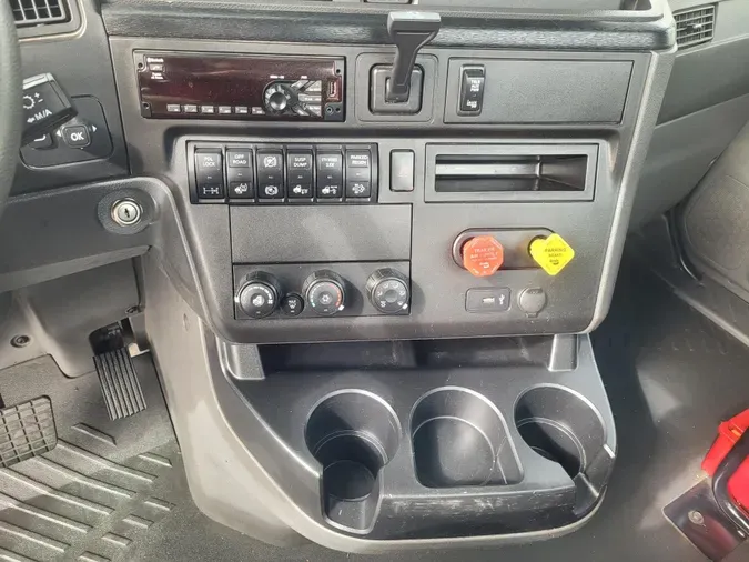 2020 International LT625