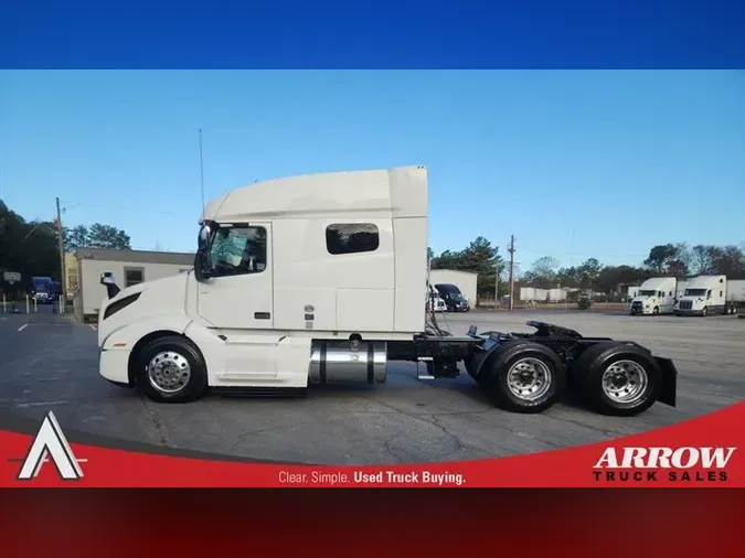 2021 VOLVO VNL740