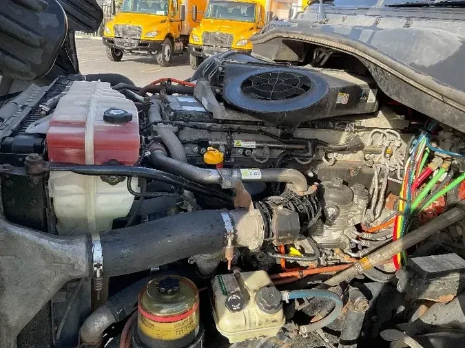 2017 FREIGHTLINER X12564ST
