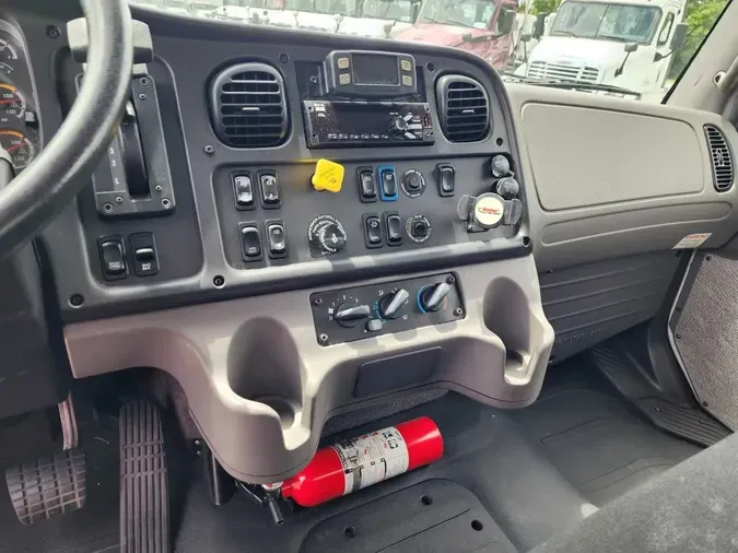 2019 FREIGHTLINER/MERCEDES M2 106