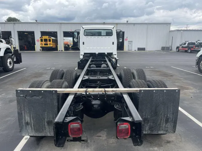 2022 Freightliner Business Class M2 112