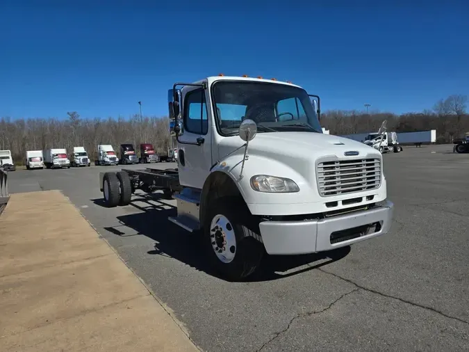2018 FREIGHTLINER/MERCEDES M2 106