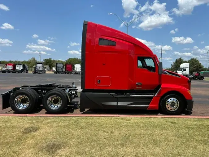 2023 KENWORTH T680