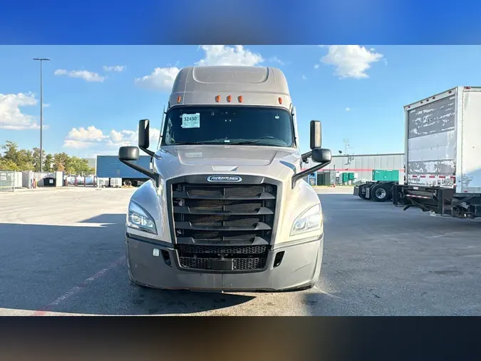 2024 Freightliner Cascadia 126608cb96cb8b2f80e73cca10729394cb1