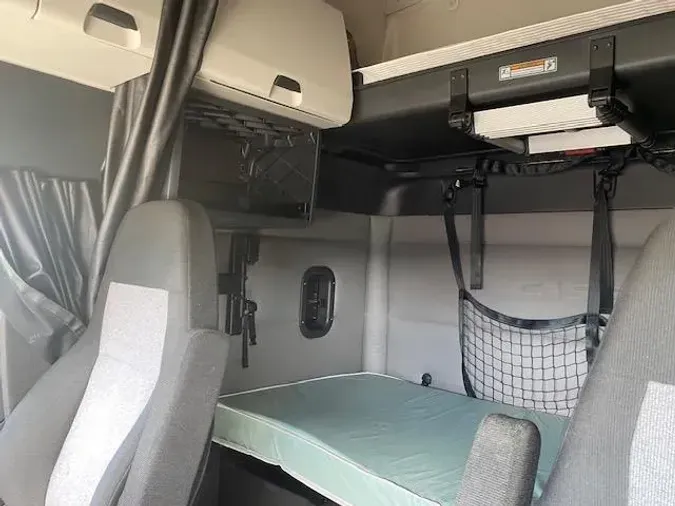 2020 Freightliner Cascadia