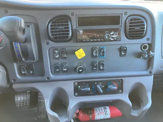 2019 FREIGHTLINER/MERCEDES M2 106