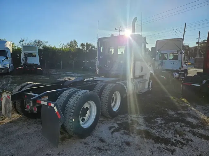 2020 FREIGHTLINER/MERCEDES CASCADIA 125