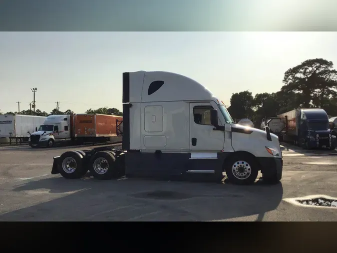 2022 Freightliner Cascadia