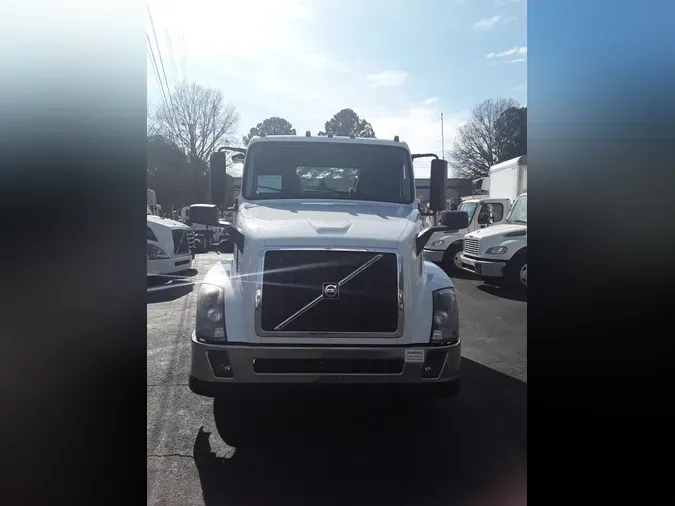 2017 VOLVO VNL64TRACTOR