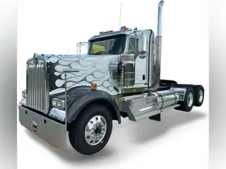 2023 Kenworth W900L