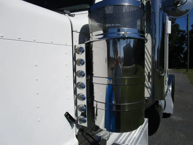 2022 Peterbilt 389
