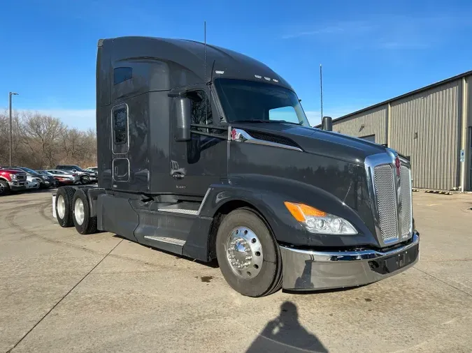 2022 Kenworth T680