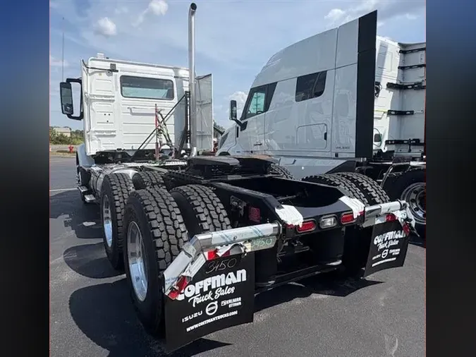 2026 VOLVO TRUCK VNR64T300