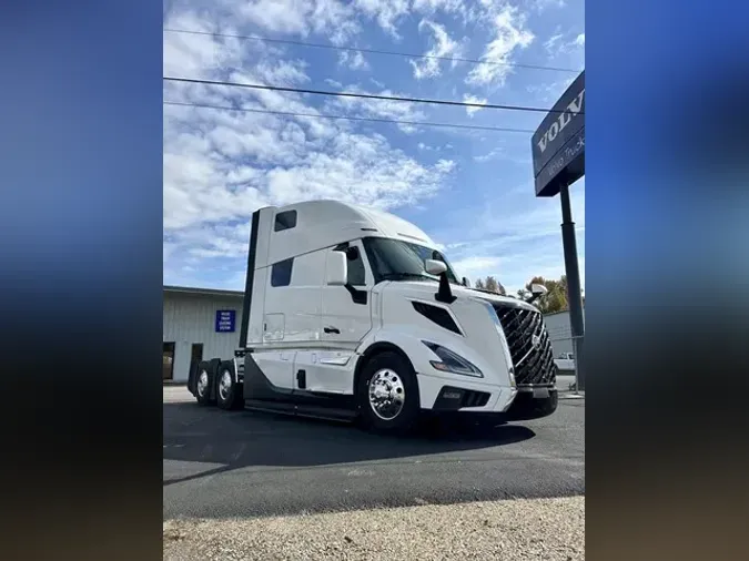 2025 VOLVO VNL64T860