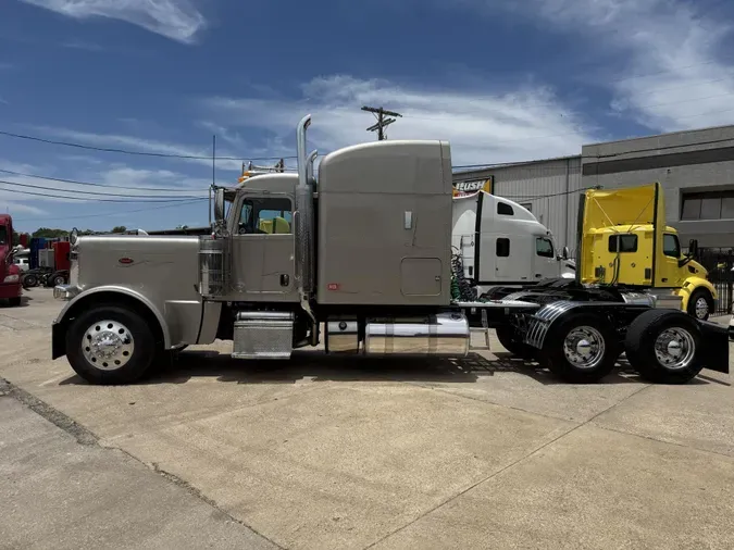 2019 Peterbilt 389