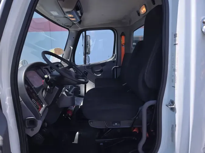 2020 FREIGHTLINER/MERCEDES M2 106