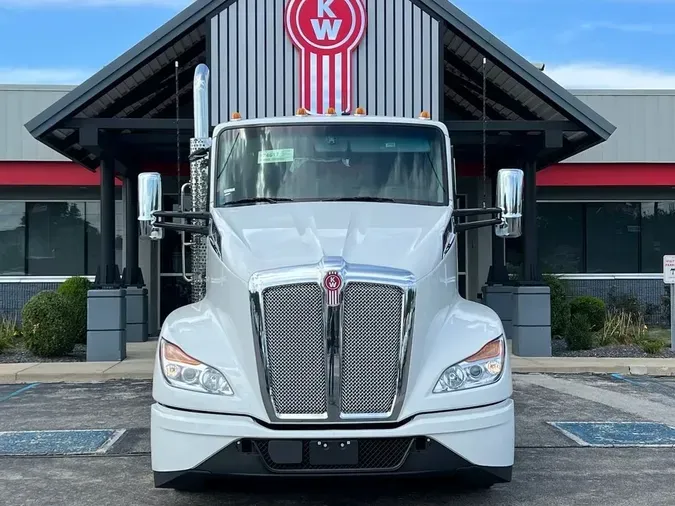 2025 Kenworth T680