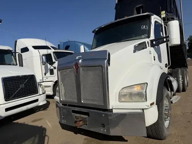 2016 KENWORTH T880