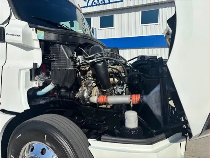 2023 Freightliner Cascadia 126