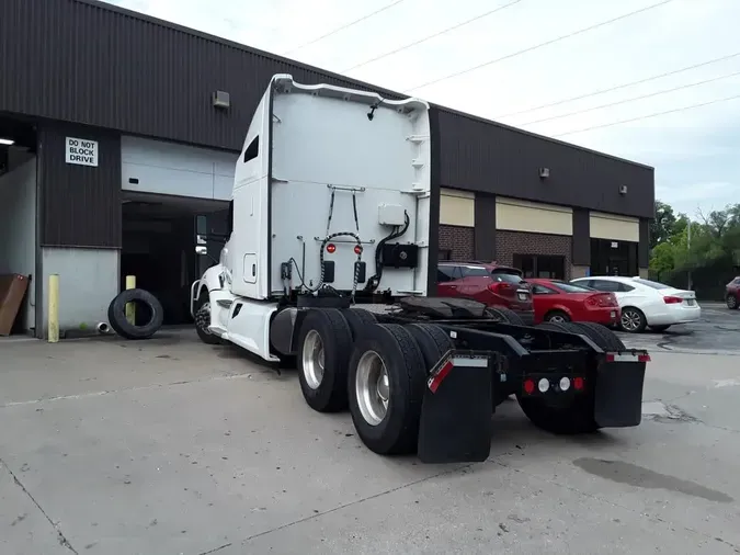 2021 KENWORTH TRUCKS T-680