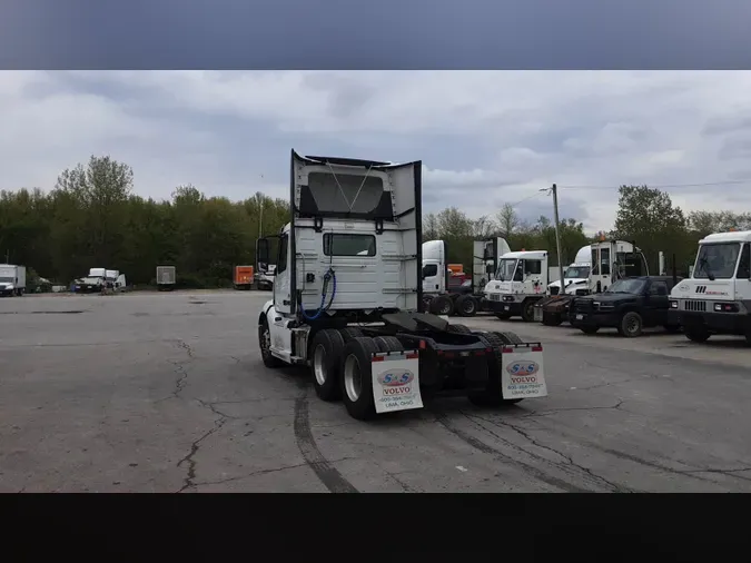 2020 Volvo VNL300