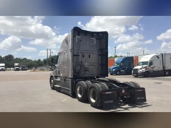 2025 Freightliner Cascadia 126
