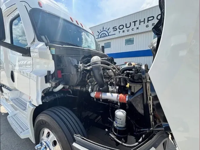 2022 Freightliner Cascadia 126