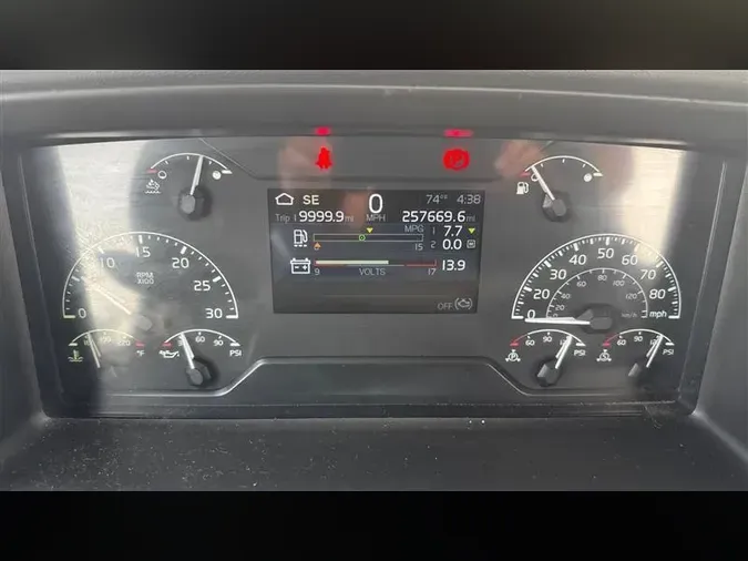 2020 VOLVO VNL300