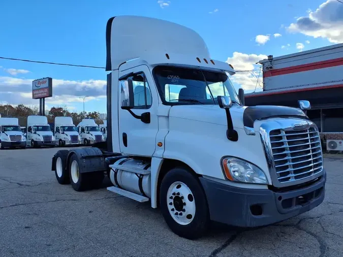 2017 FREIGHTLINER/MERCEDES CASCADIA 125