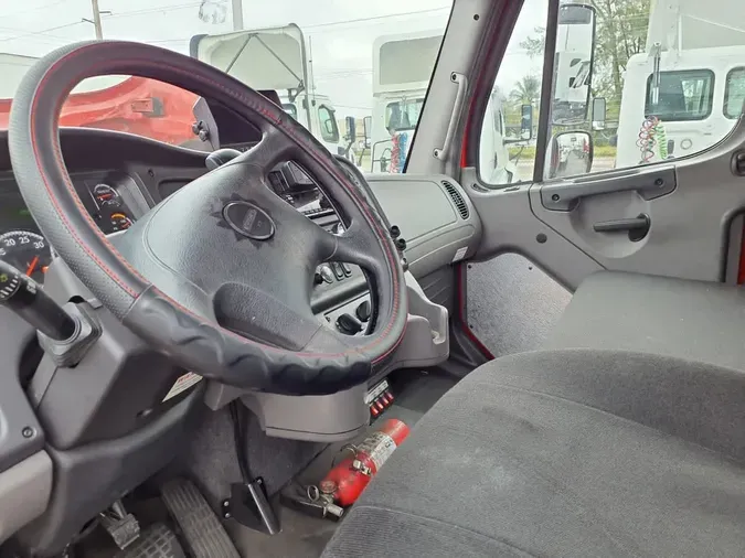 2020 FREIGHTLINER/MERCEDES M2 106