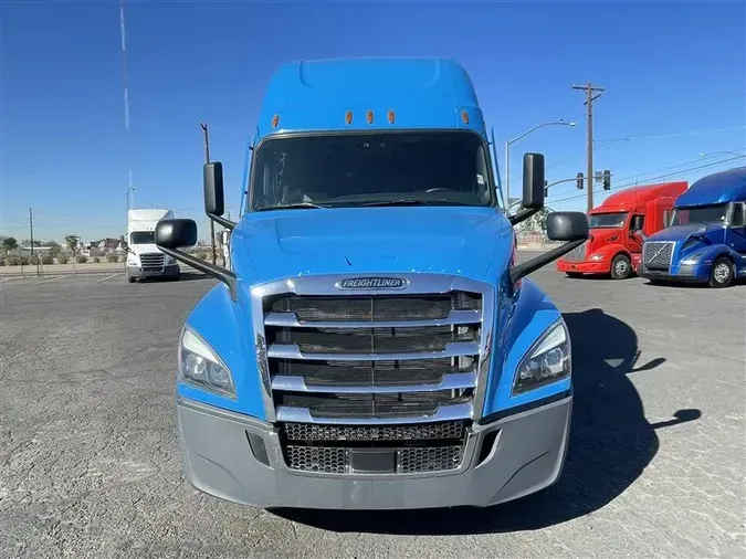 2021 FREIGHTLINER CA126