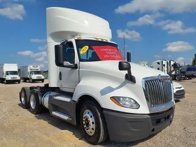 2020 NAVISTAR INTERNATIONAL LT625 DAYCAB T/A