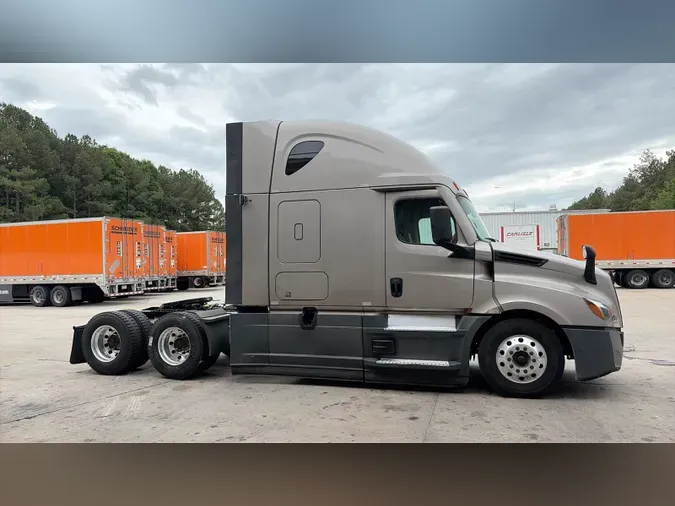 2022 Freightliner Cascadia 126