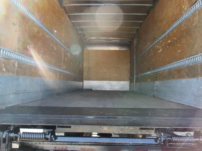 2008 FREIGHTLINER M2