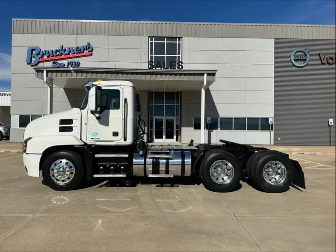 2019 MACK AN64T