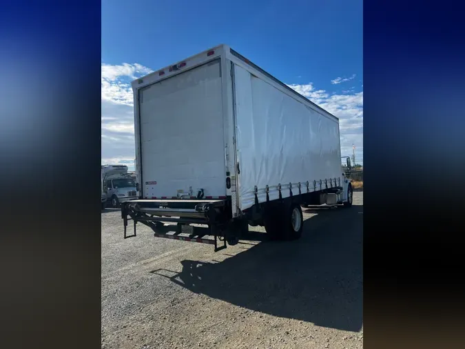 2018 FREIGHTLINER M2 106