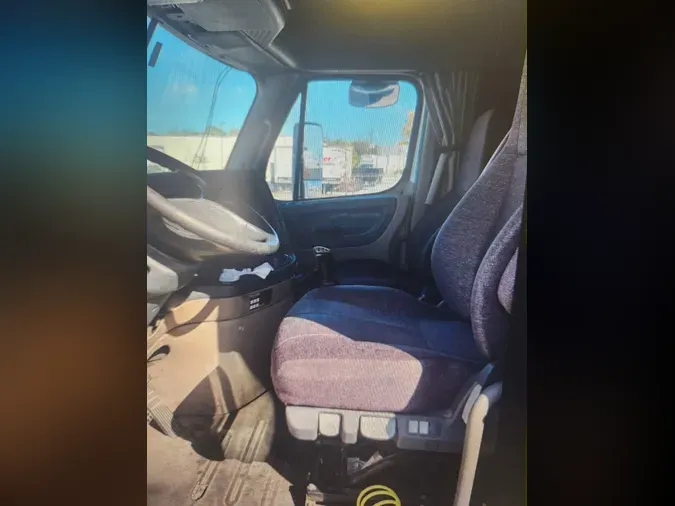 2020 FREIGHTLINER/MERCEDES CASCADIA 113" DAYCAB