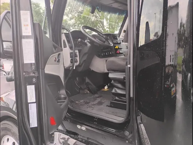 2023 Peterbilt 57960ca7cbbd542570d7512c3e7314c120d