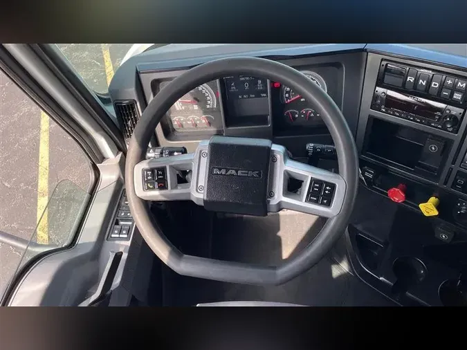 2023 MACK AN64T