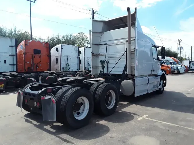 2020 VOLVO VNR64T-640