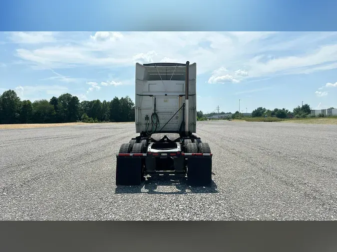 2016 Volvo VNL 740