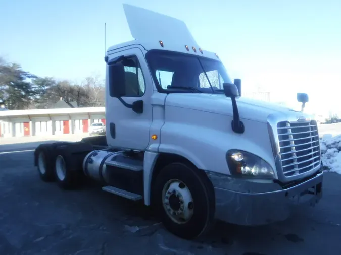 2018 FREIGHTLINER/MERCEDES CASCADIA 125