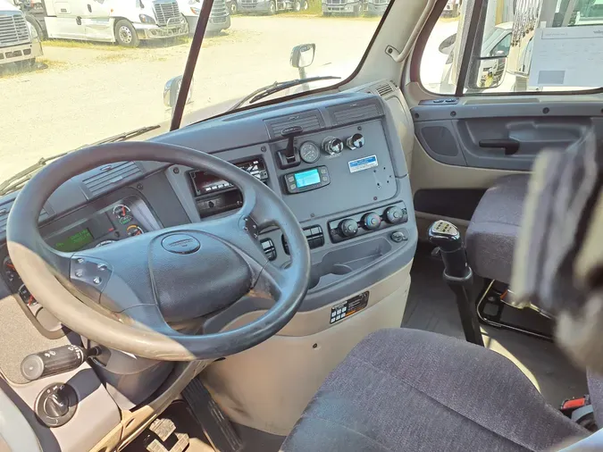 2016 FREIGHTLINER/MERCEDES CASCADIA 113