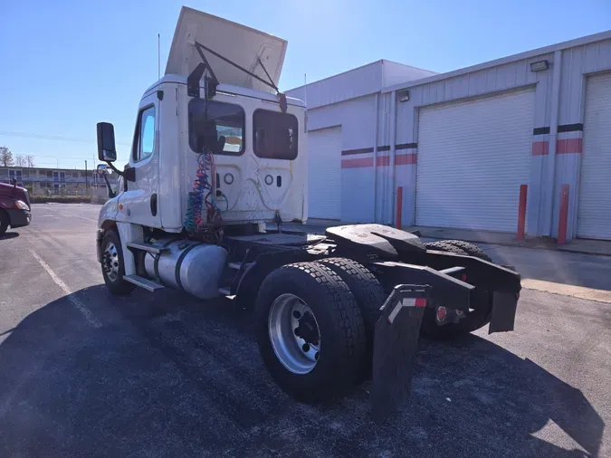 2018 FREIGHTLINER/MERCEDES CASCADIA 125