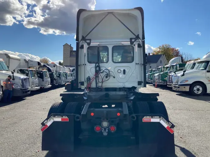 2019 FREIGHTLINER/MERCEDES NEW CASCADIA 12660da2ee8609178e8c129699bd6f57d83