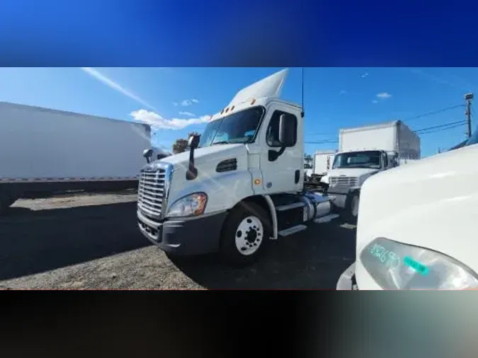 2015 FREIGHTLINER/MERCEDES CASCADIA 113