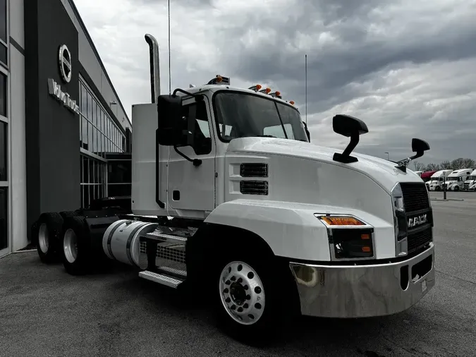 2020 MACK AN64T