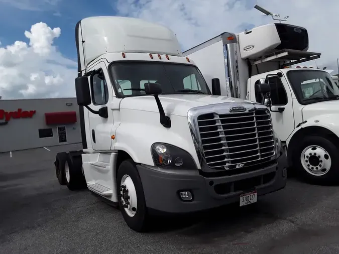 2019 FREIGHTLINER CASCADIA 125