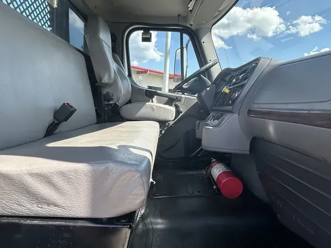 2019 Freightliner BUSINESS CLASS M2 106