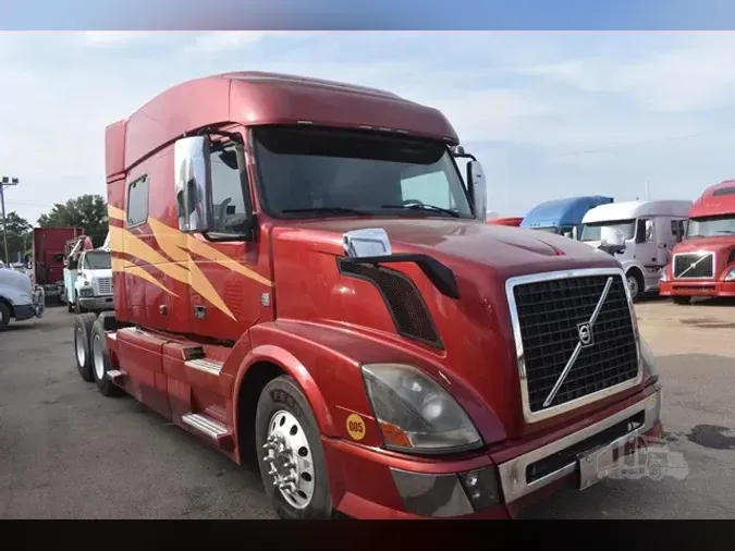 2015 VOLVO VNL64T730